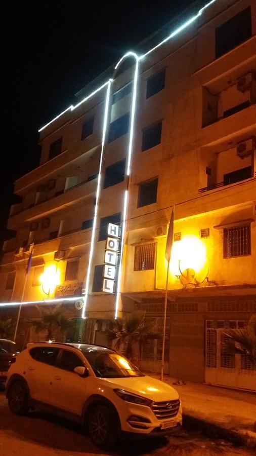 Hotel Privilege Bir El Djir Bagian luar foto